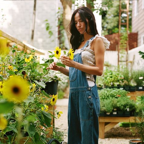 Actress Kelsey Asbille’s Denim Styling Tips Pair Of Kings, Tracy Stewart, Kelsey Chow, Kelsey Asbille, Denim Styling, Strappy Shoes, Tree Hill, One Tree Hill, Flowy Blouse