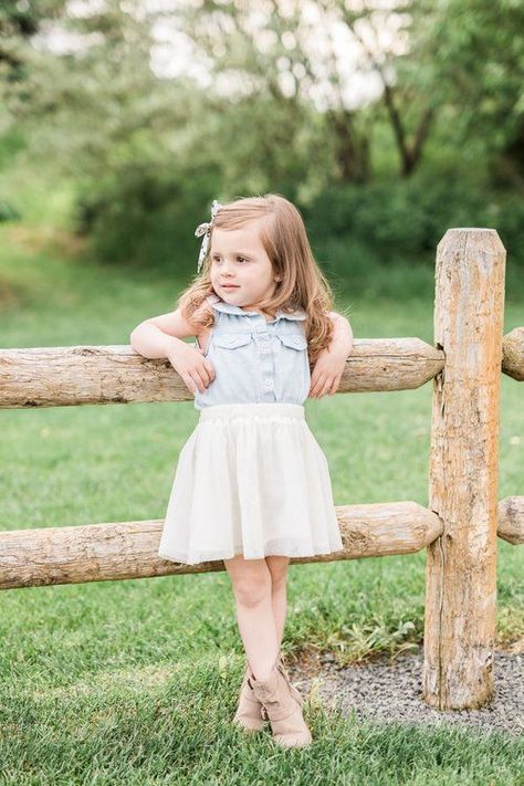 Kid Portraits, Toddler Photoshoot, Children Photography Poses, Toddler Photos, Toddler Photography, Foto Tips, Childrens Photography, Shooting Photo, Kids Portraits