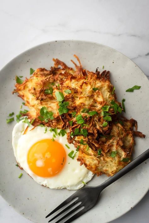 Fried Hashbrowns, Hashbrowns In Air Fryer, Healthy Hashbrowns, Easy Hashbrown Recipes, Super Healthy Food, Easy Hashbrowns, Easy Menu, Homemade Hashbrowns, Brunch Sides