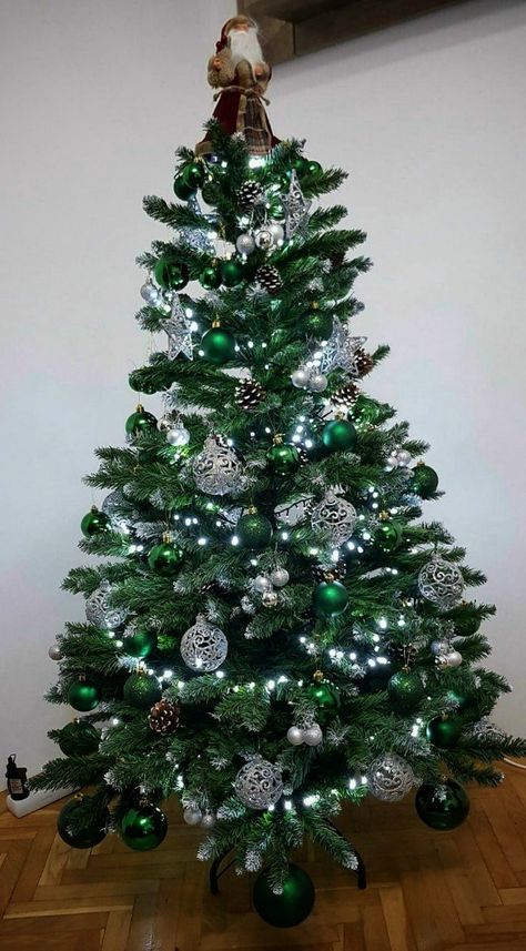 Christmas Tree Silver And Green, Silver And Green Christmas Tree, Green Silver Christmas Tree, Green And Silver Christmas Tree, Christmas Tree Green, Silver Christmas Tree, Green And Silver, Army Wallpaper, Christmas Things