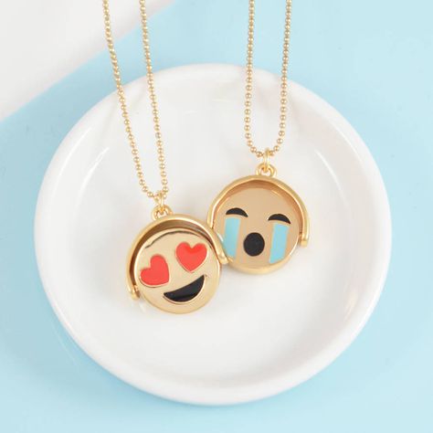 Emoji Jewelry, Porcelain Jewelry, Unique Pendant, Easy Gifts, Personalized Necklace, Womens Necklaces, Thoughtful Gifts, Gold Necklace, Unique Gifts