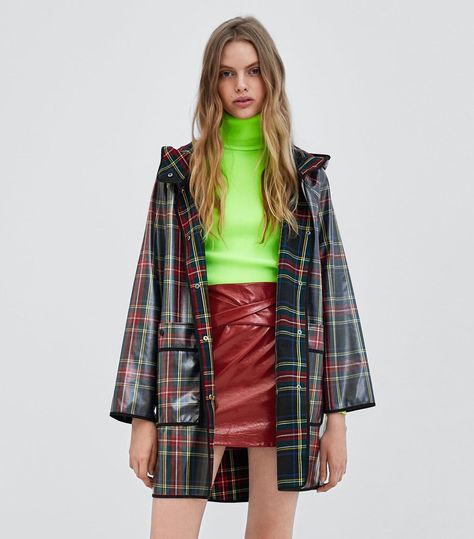 I Don't Own This Must-Have NY Item, and I'm Miserable Because of It Closer Costumes, Rain Coat Outfit, Plaid Raincoat, Rain Coats For Women, Ganni Jacket, Bjd Fashion, Cute Raincoats, Stylish Raincoats, Raincoat Fashion