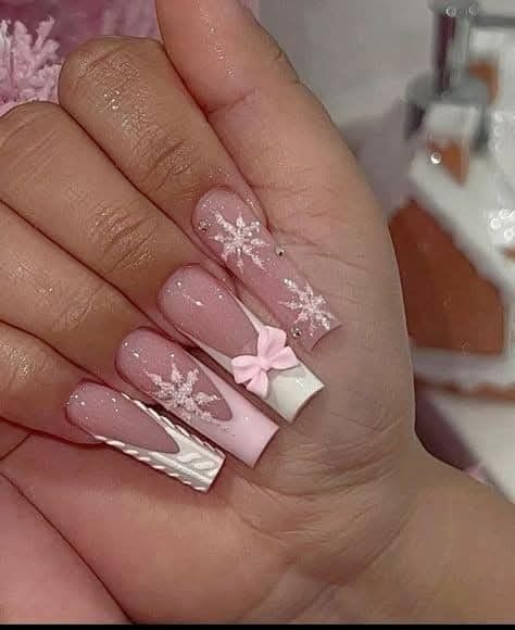 Medium Length Nails Christmas, Christmas Nail Designs Medium Length, Winter Nails Medium Length, Pink Christmas Nails Square, Medium Length Christmas Nails, Christmas Nails Inspo 2024, Coquette Christmas Nails, Medium Winter Nails, Medium Christmas Nails