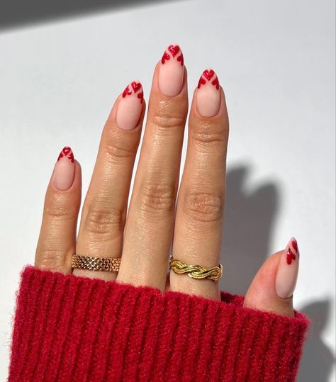 #valentinesdaynails #valentinesnails Heart Tip Nails, Red Nail Varnish, Wine Nails, Nagel Tips, Christmas Gel Nails, Summery Nails, Casual Nails, Red Nail Designs, Burgundy Nails