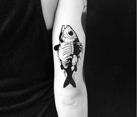 Fish Bone Tattoo, Tv Tattoo, Bone Tattoo, Dead Fish, Tattoo Artwork, Fish Tattoo, Tattoo Apprentice, World Tattoo, Black Tattoo