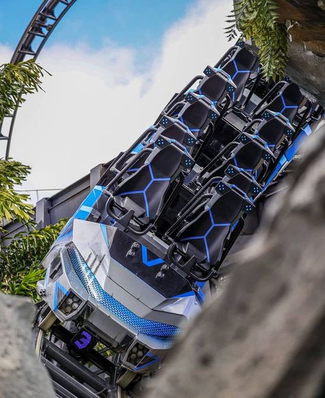 Universal Orlando News™ on Instagram: “Jurassic World VelociCoaster ⁣⁣⁣⁣ ➡️ Créditos: @nite_coaster ⁣⁣⁣ ➡️ Siga @universalorlandonews⁣⁣⁣⁣⁣⁣ ⁣⁣⁣⁣⁣⁣ ⁣⁣⁣⁣⁣⁣ ⁣⁣⁣⁣⁣⁣ ⁣⁣⁣⁣⁣⁣ ⁣⁣⁣⁣⁣⁣…” Jurrasic World, Planet Coaster, Park Design, Roller Coasters, Islands Of Adventure, Parking Design, Universal Orlando, Theme Parks, Disney Dream