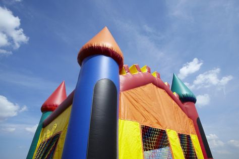 Moon bounce injuries are more common than you might think. Here’s how to avoid them. - The Washington Post Bouncing Castle, Rhett Eaton, Cade Eaton, Willa Grant, Summer Hamilton, Game Ideas For Kids, Final Wishes, Big Bounce, Parents Divorce