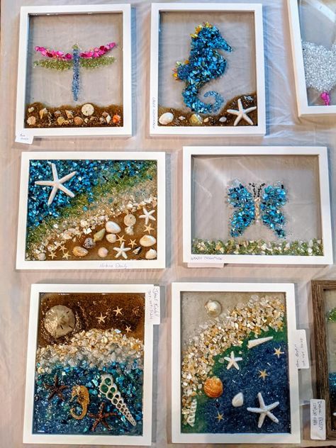 Framed Resin Art, Art On Glass Frame, Broken Glass Crafts, Resin Art Canvas, Beach Themed Crafts, Sea Glass Art Projects, April Crafts, Village Art, Seashell Wall Art