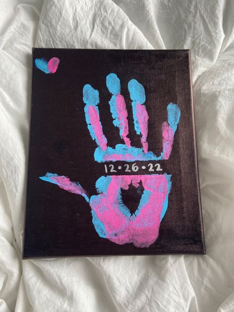 Painting With My Boyfriend, Hands On Canvas Couple, Cute Hand Painting For Couples, Couple Date Painting Ideas, Couples Finger Painting, Handprint With Boyfriend, Couple Paintings Aesthetic, Relationship Hand Painting, Painting Ideas On Canvas Date Night