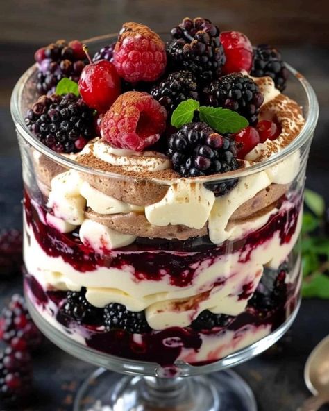 Berry Tiramisu Trifle Tiramisu Plating Ideas, Berries And Chocolate, Berry Tiramisu, Trifle Bowl Recipes, Tiramisu Trifle, Trifle Dessert Recipes, Christmas Trifle, Light Dessert, Trifle Desserts