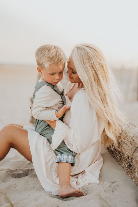 Toddler Beach Photos, Mother Son Poses, Mother Son Photos, Beach Pictures Kids, Family Beach Session, Beach Photography Family, Mini Photo Sessions, Toddler Beach, Beach Session