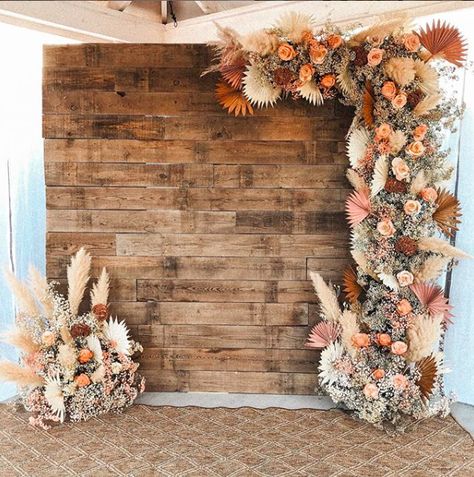 Fall Photo Booth, Wedding Photo Background, Classy Decorations, Boho Wedding Backdrop, Fall Backdrops, Rustic Wedding Photos, Wedding Mirror, Maggie Sottero Wedding Dresses, Boho Theme