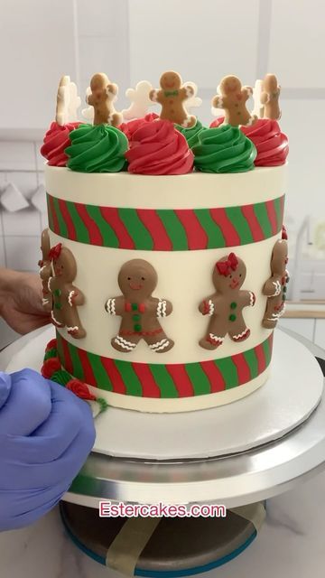 Christmas Sprinkles, Cake Tutorial, Gingerbread Man, Christmas Cake, Christmas Baking, Custom Cakes, Cake Stand, Sprinkles, Baking Recipes