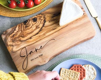 Candle Interior, Antipasti Board, Olive Wood Cheese Board, Unique Rustic Wedding, Cheeseboard Gift, Personalized Cheese Board, Boyfriend Anniversary, Wooden Serving Boards, Wood Cheese Board