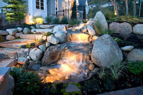 Small Garden Waterfalls, Waterfall Landscaping, Rock Landscaping Ideas, Outdoor Water Features, Diy Garden Fountains, Garden Waterfall, Rock Landscaping, Backyard Water Feature, Waterfalls Backyard