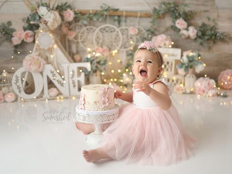 Jersey Cake, Cake Smash Theme, Baby Birthday Photoshoot, First Birthday Photography, 1st Birthday Girl Decorations, Woodland Floral, 1st Birthday Party For Girls, Smash Cake Girl, 1st Birthday Photoshoot