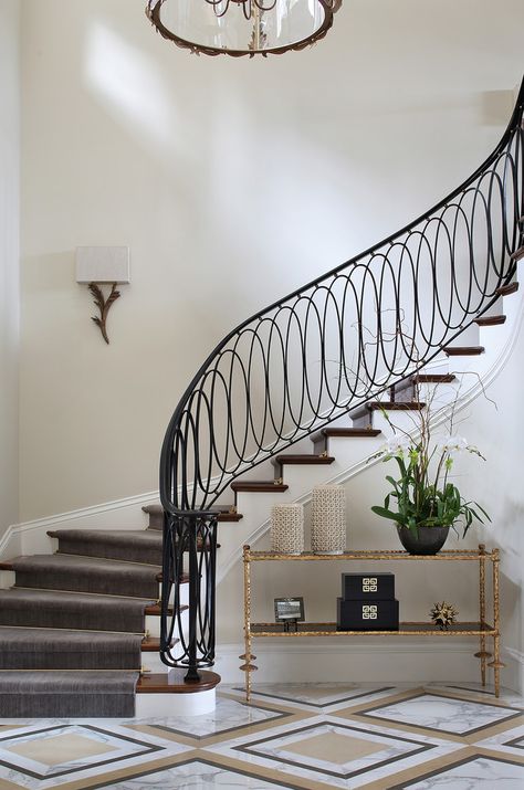 18 Elegant Traditional Staircase Designs That Will Take Your Breath Away درج السلم, Staircase Railing Design, Traditional Staircase, Black Wall Lights, Stair Railing Design, Stairway Design, Led Vanity Lights, Floor Tile Design, Contemporary Vanity