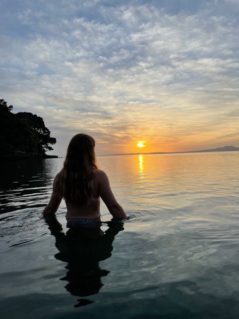 Morning Swim Aesthetic, 6 Am Aesthetic, Calm Girl Aesthetic, Early Morning Aesthetic, Morning Swimming, Water Aesthetics, Boring Pics, Early Morning Beach, Palm Beach Sydney