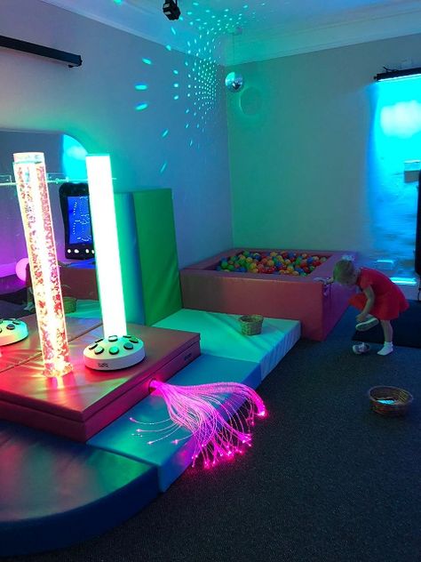 Sensory Room Ideas For Adults, Quiet Room Ideas, Sensory Kids Room, Fiber Optic Ceiling, Youth Group Rooms, Sensory Classroom, Makerspace Projects, Sensory Kids, Quiet Room