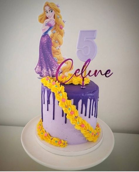 Rapunzel Cake Topper, Aurora Cake, Birthday Cake Buttercream, Minnie Mouse Cake Pops, Rapunzel Birthday Cake, Minnie Mouse Cupcake Toppers, Minnie Mouse Cupcake, Bolo Rapunzel, Pirate Ship Cakes