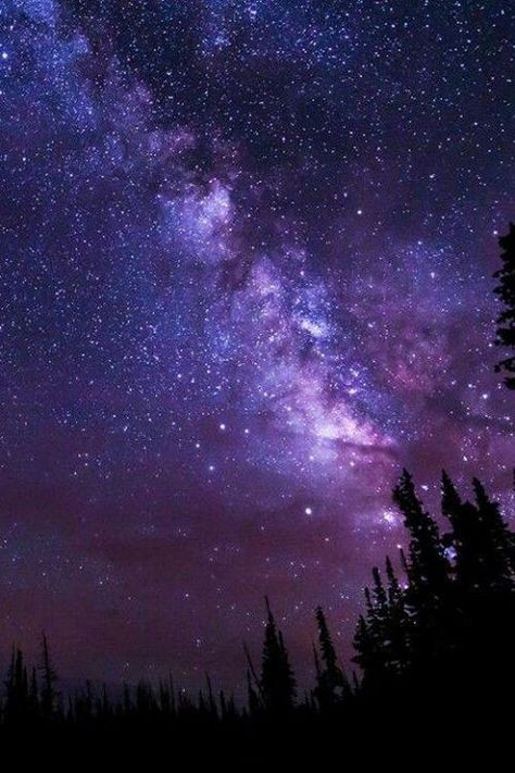 Purple Sky!! Gods Nature, Star Themed Wedding, Cer Nocturn, Twitter Aesthetic, Beautiful Night Sky, Laptop Wallpapers, Sky Full Of Stars, Space Galaxy, Purple Sky