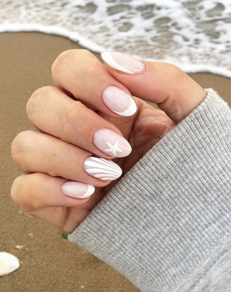 30 Cute Beach Vacation Nails for Warm Weather Inspiration - Cassidy Lucille Cute Beach Vacation Nails, Tropical White Nails, Cabo Vacation Nails, Best Beach Nails, Tropical Themed Nails, Nails For Miami Trip, Vacation Nail Art Designs, Simple Beach Nail Designs, Beach Nail Inspiration