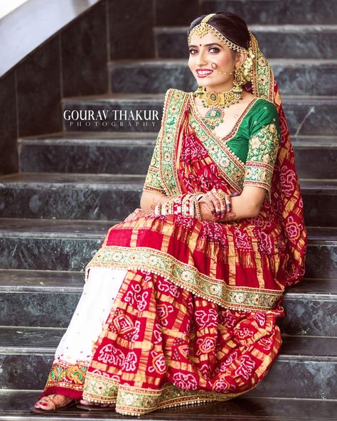 Gujrati Saree Look Simple, Godbharai Dress Indian, Gujrati Bride Outfit, Gujrati Wedding Brides, Mata Pujan Dress For Bride, Gharchola Saree Brides Latest, Gujrati Bride Gharchola, Gharchola Saree Brides, Goa Fashion