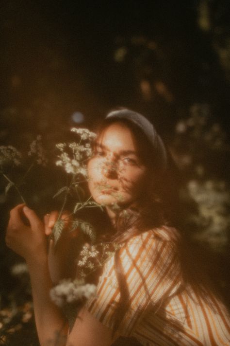 #aesthetic #portrait #inspiration #floral #shadow #analog #vintagestyle Ethereal Photography, Fairytale Photoshoot, Senior Photoshoot Poses, Celestial Objects, Spring Photoshoot, Flower Photoshoot, Nature Photoshoot, Ethereal Aesthetic, Dreamy Photography