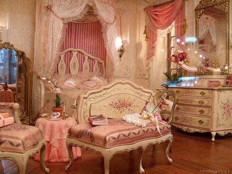 If only my husband would let me... French Country Guest Room, Shabby Chic Decorating, French Country Bathroom, Kawaii Bedroom, Victorian Bedroom, Princess Bedroom, French Country Bedrooms, Estilo Shabby Chic, Deco Rose