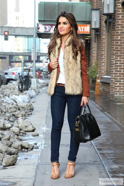 Top 10 Faux Fur Ideas Fur Vest Outfits, Basic Fashion, Vest Outfits, Winter Mode, Fur Vest, Fall Fashion Outfits, Outfits Casual, Brunettes, Winter Looks