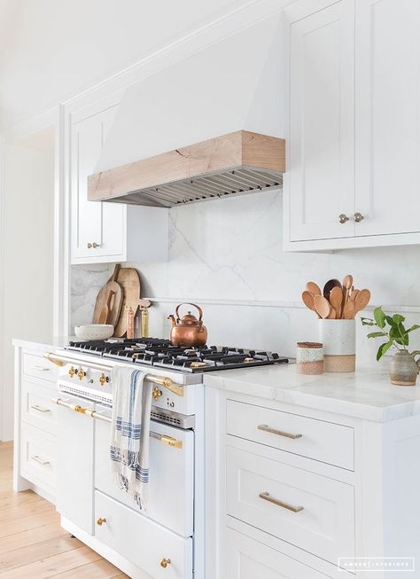 Friday Inspiration: Our Top Pinned Images of the Week | STUDIO MCGEE | Bloglovin’ Amber Interiors Design, Diy Home Decor For Apartments, Kabinet Dapur, White Kitchen Design, Amber Interiors, White Kitchen Cabinets, White Cabinets, The Plan, Interior Design Kitchen