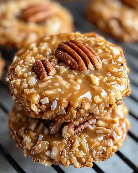 No Bake Pecan Coconut Praline Cookies – Easy & Delicious Coconut Praline Cookies, No Bake Coconut Cookies, Praline Cookies, Coconut Pecan Cookies, Cookie Cakes, Coconut Pecan, Cookies Easy, Pecan Pralines, Pecan Cookies