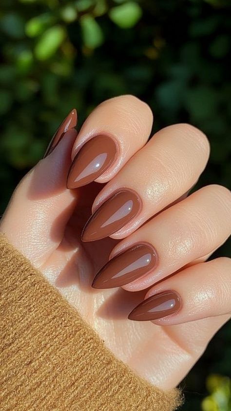 Early Fall Nail Colors, Chrome Nail Colors, Brown Nail, November Nails, Fall Nail Trends, Retro Glamour, Short Nails Art, Brown Fall, Fall Nail Art