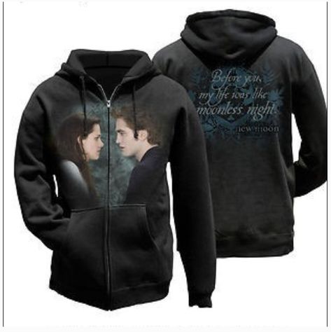 90s Hip Hop Fashion Street Style, New Moon Edward, Edward And Bella, Twilight Outfits, Twilight Moon, Looking At Each Other, Edward Bella, Twilight New Moon, 90s Hip Hop Fashion