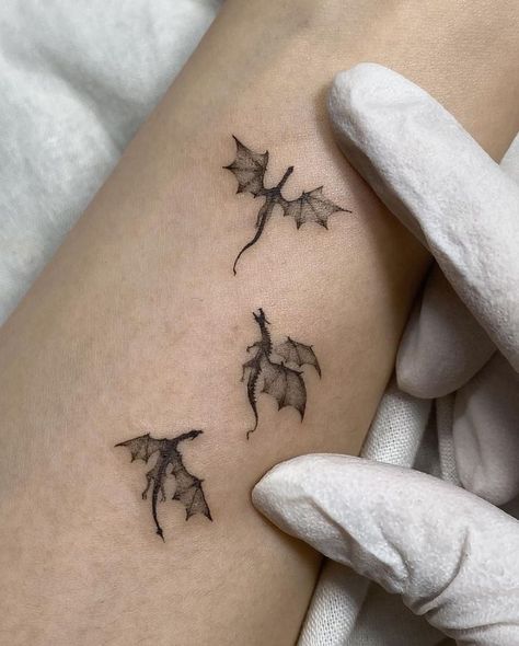 Minecraft Tattoo, Lotr Tattoo, Small Dragon Tattoos, 16 Tattoo, Mini Dragon, Dragon Tattoo For Women, Tattoo Instagram, Dragon Tattoo Designs, Small Tattoos For Guys