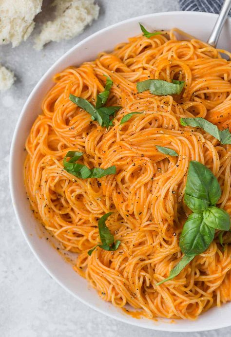 Pasta Recipes Red Sauce, Angel Hair Pasta Recipes, Cauliflower Alfredo Sauce, Cauliflower Alfredo, Roasted Red Pepper Sauce, Pasta Side Dishes, Pasta Sides, Vegetarian Dish, Red Pepper Sauce