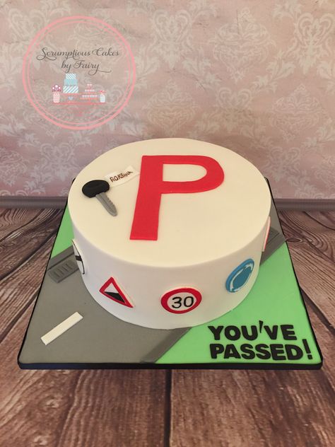 Driving test passing cake License Cake Ideas, New Driver Cake Ideas, Driver License Cake, Driving License Cake, New Driver Cake, Boys 16th Birthday Cake, Boy 16th Birthday, 17 Birthday Cake, Tarte Fine