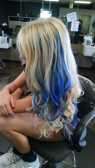 Did my sister's color. Natural blonde. Blue peekaboo Blue And Blonde Hair, Blonde Y2k, Peekaboo Blonde, Blue Peekaboo, Blonde And Blue Hair, Peekaboo Hair Colors, 2000s Punk, Underlights Hair, Peekaboo Hair