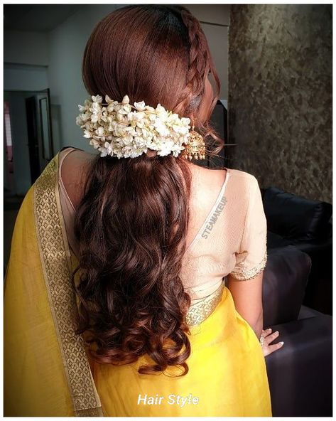 Muhurtham Hairstyle, Floral Updo, Hair Style On Saree, Saree Hairstyles, Bride Hairstyle, Welcome To Home, Beginner Makeup, Engagement Hairstyles, Bridal Hairdo