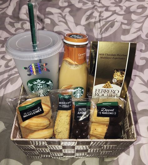 Starbucks Raffle Basket Ideas, Starbucks Gift Basket Ideas Diy, Starbucks Basket Ideas, Starbucks Basket, Starbucks Gift Basket Ideas, Coffee Basket Gift Ideas, Coffee Themed Gift Basket, Coffee Gift Basket Ideas, Starbucks Gift Baskets