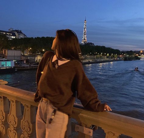 Fashion Inspo Instagram, Travel Outfit Plane, 사진 촬영 포즈, World Photography, Instagram Pose, Instagram Life, Jolie Photo, Mode Inspo, How To Pose