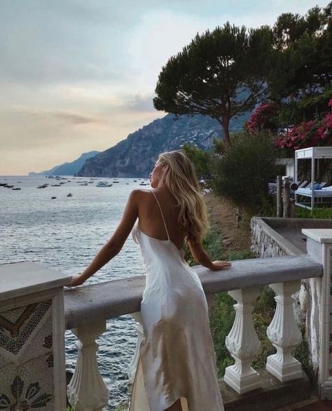 Rich Girl Aesthetic, Shotting Photo, Future Lifestyle, Italian Summer, Dream Lifestyle, Old Money Aesthetic, Summer Photos, European Summer, Summer Pictures