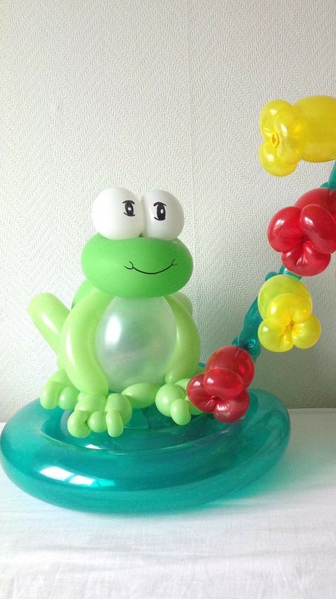 Graduation Party Favors Candy, Baby Balloons, Balloon Face, Frog Birthday, Animal Balloons, Balloon Creations, Baby Balloon, Graduation Party Favors, Balloon Twisting