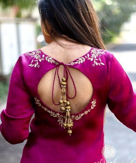 Dress Back Neck Designs Punjabi, Neckline Designs 2023, Chudidhar Back Neck Designs, Back Neck Design For Suit, Suit Back Neck Design, Suit Back Neck Designs Indian, Back Neck Designs For Suits, Pink Indian Dress, Back Neck Designs For Kurtis