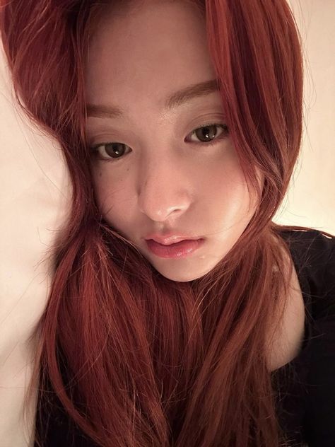 yunjin Yunjin Instagram Update, Yunjin Instagram, Penyiar Radio, Yunjin Kim, Queen Hair, Orange Hair, I Love Girls, Pretty Selfies, Best Couple