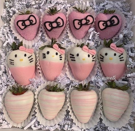 Hello Kitty Chocolate, Tort Hello Kitty, Bolo Da Hello Kitty, Hello Kitty Birthday Theme, Hello Kitty Theme Party, Hello Kitty Birthday Cake, Chocolate Covered Strawberries Bouquet, Chocolate Covered Fruit, Hello Kitty Birthday Party