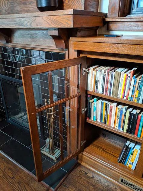 1920 Craftsman Bungalow Interior, Arts And Crafts Bookcase, Traditional Craftsman Home Interior, Craftsman Style Built Ins, Craftsman Built In Bookcase, Oak Built Ins, Craftsman Fireplace With Built Ins, Craftsman Cottage Interiors, Craftsman Library