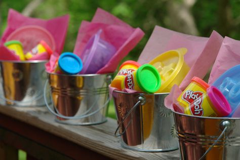 32 Kids’ Goodie Bags That Are Actually Good - some really good ideas on this list Play Doh Themed Birthday Party, Goodie Bags For Kids, Farm Party, Second Birthday, 3rd Birthday Parties, Art Workshop, 6th Birthday, Play Doh, Boy Party