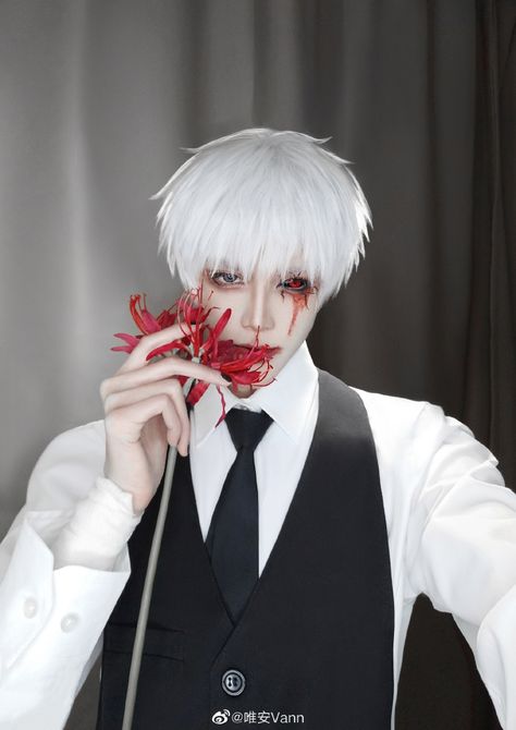 The Royal Tutor Anime, Tokyo Ghoul Cosplay, Anime Cosplay Makeup, Tokyo Ghoul Manga, Cosplay Boy, Snk Cosplay, Tokyo Ghoul Kaneki, Anime Butterfly, Epic Cosplay