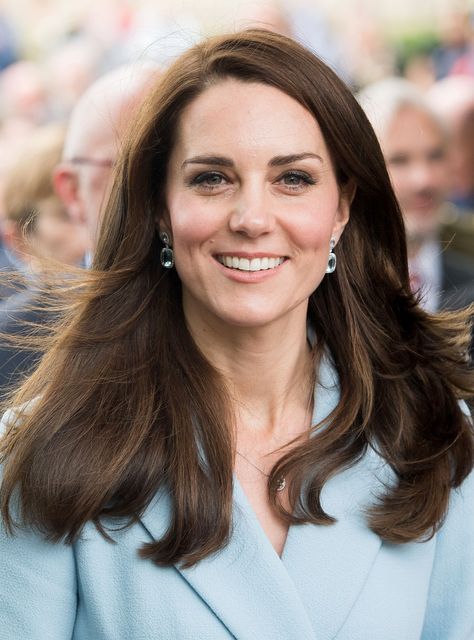 Kate Middleton Skin, Pippa Middleton Wedding, Princess Diana Wedding, Wedding Perfume, Kate Middleton Hair, Duchesse Catherine, Diana Wedding, Wales Family, Kate Middleton Photos